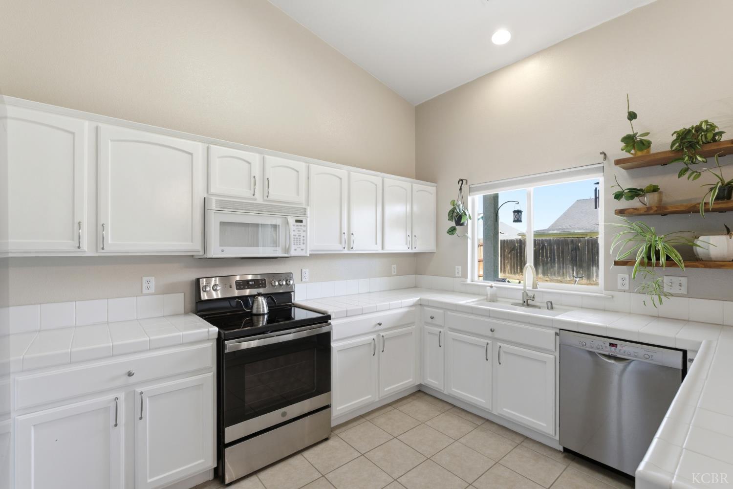 1644 Butternut St, Lemoore, CA 93245