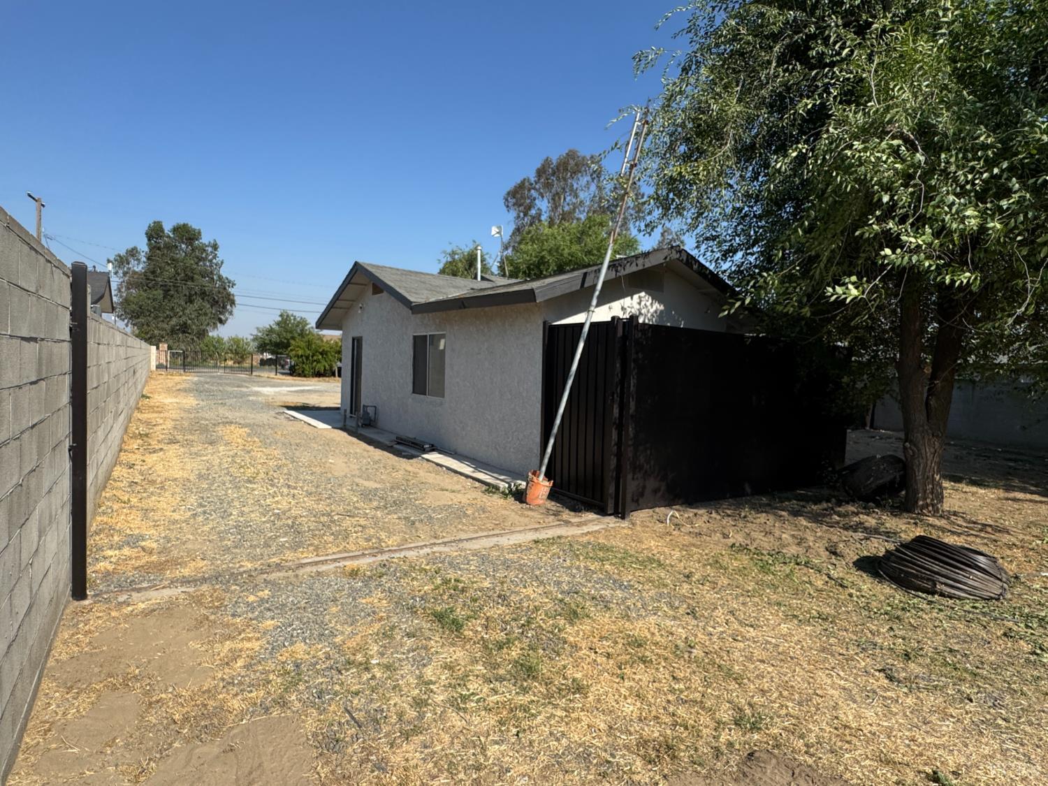 7347 Road 134, Earlimart, CA 93219