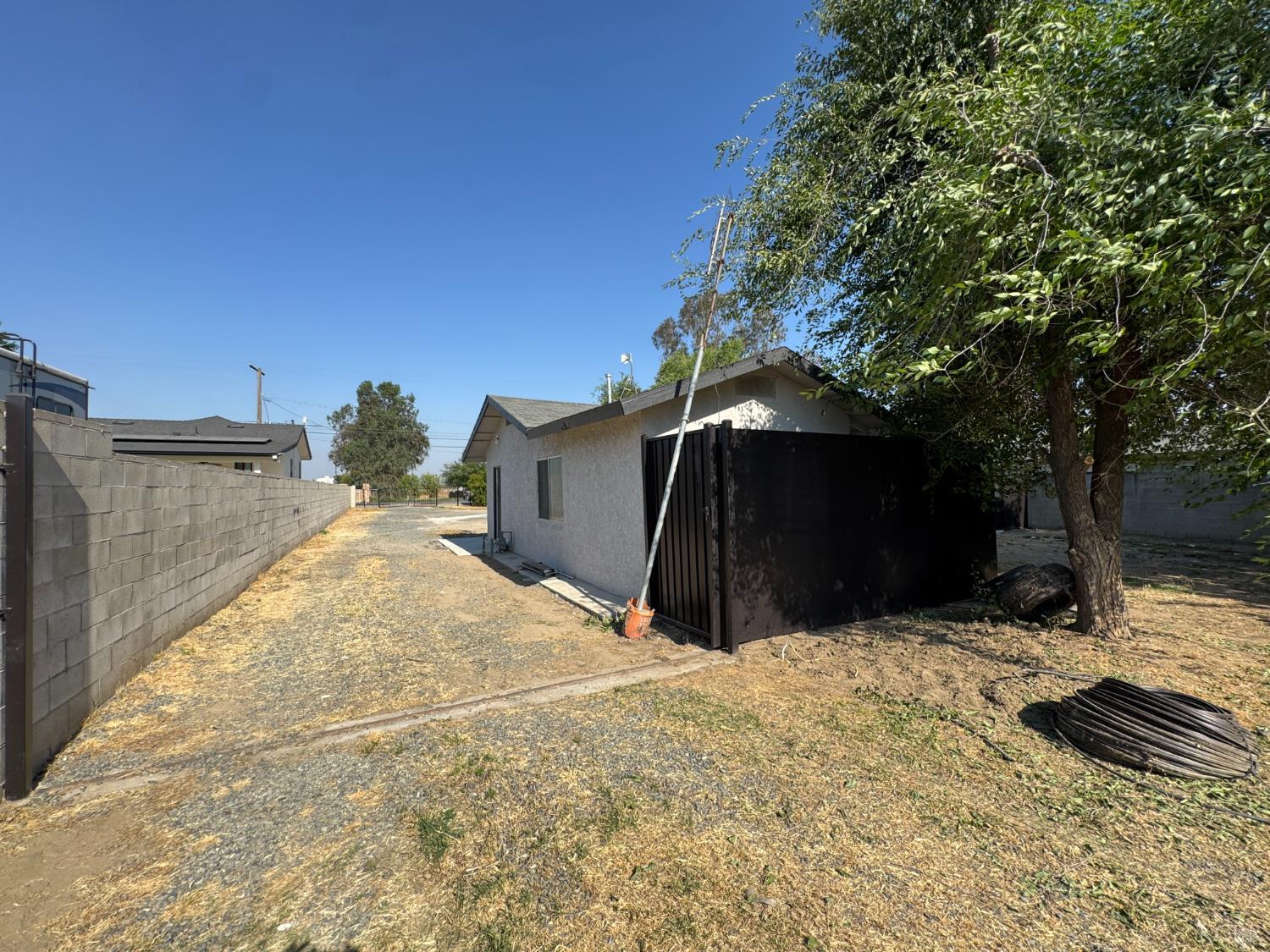 7347 Road 134, Earlimart, CA 93219