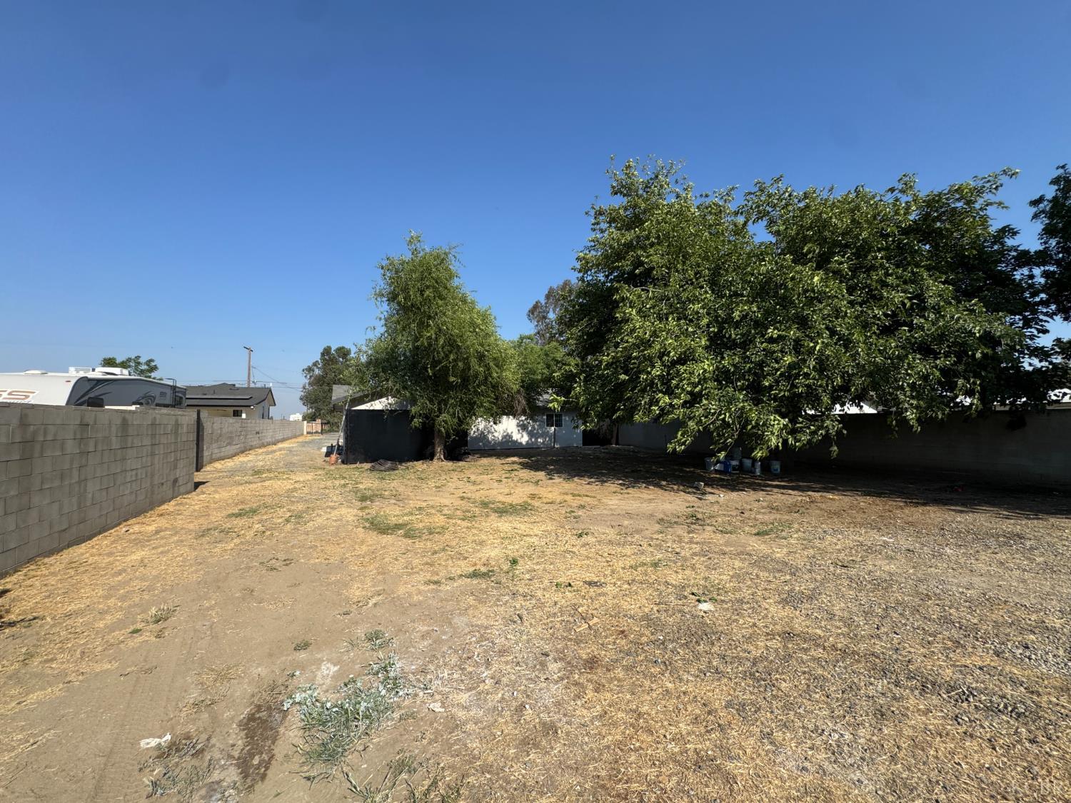 7347 Road 134, Earlimart, CA 93219