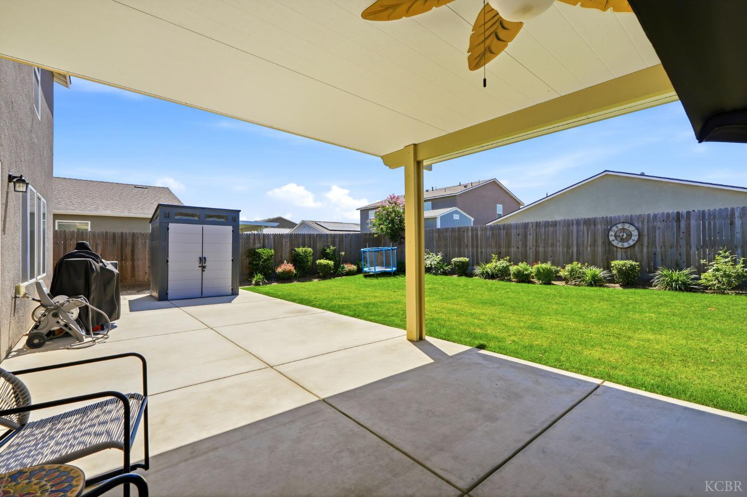 1033 E Loyola Ave, Visalia, CA 93292