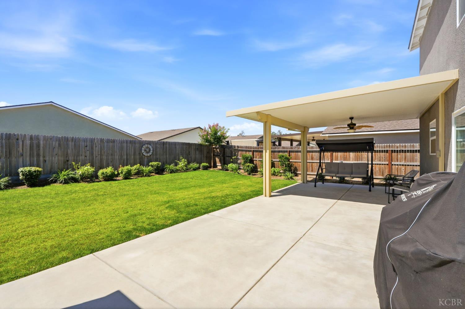1033 E Loyola Ave, Visalia, CA 93292