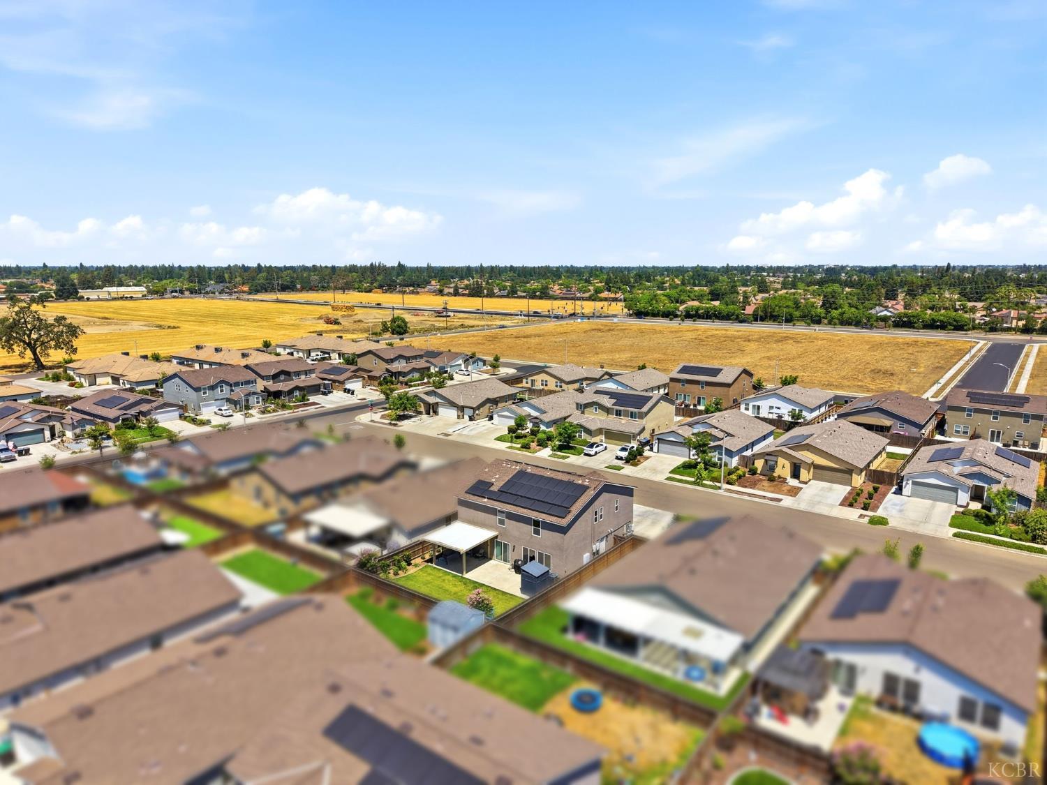 1033 E Loyola Ave, Visalia, CA 93292