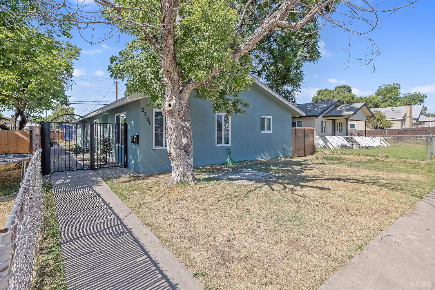 2251 E Clay Ave, Fresno, CA 93701