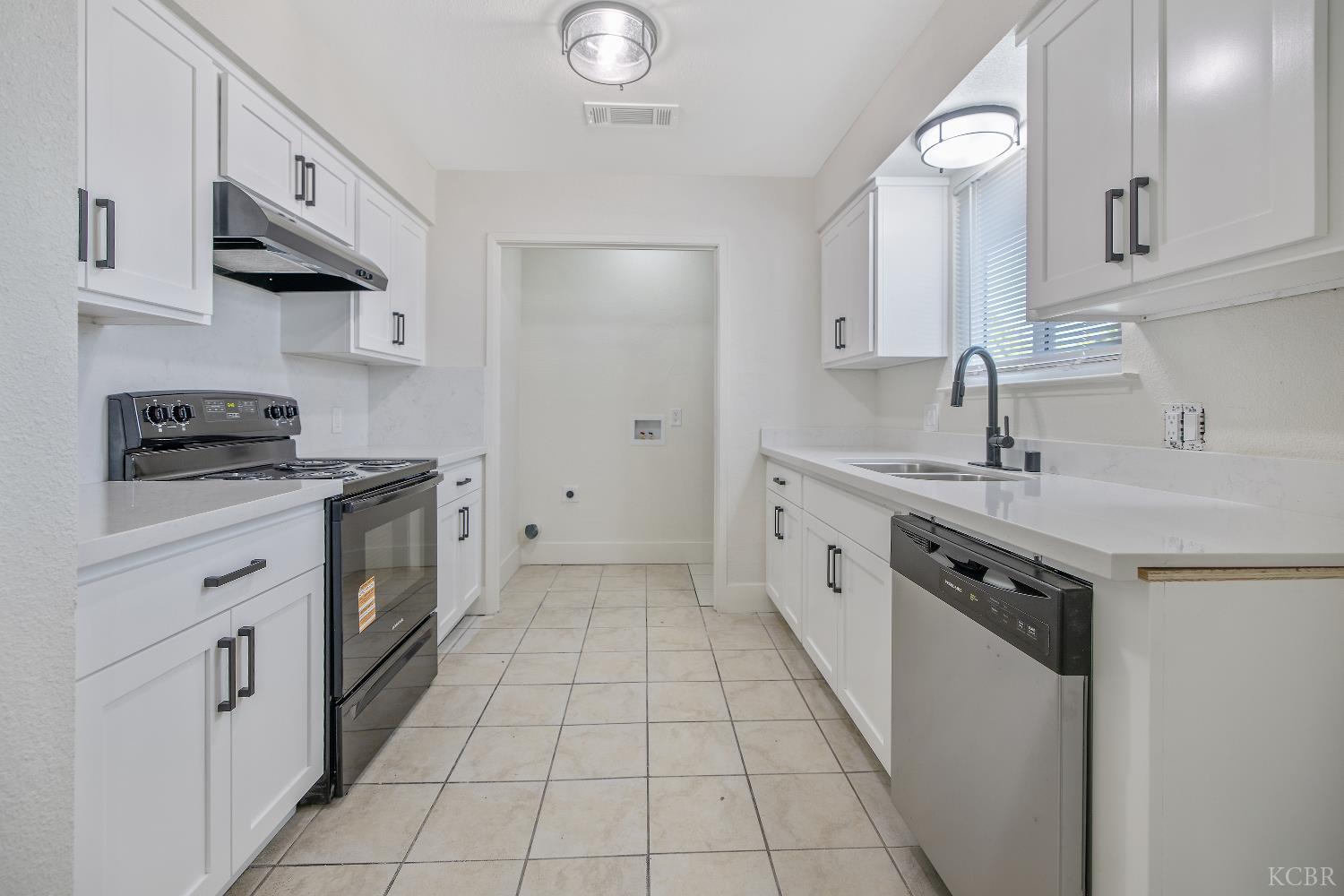 2251 E Clay Ave, Fresno, CA 93701