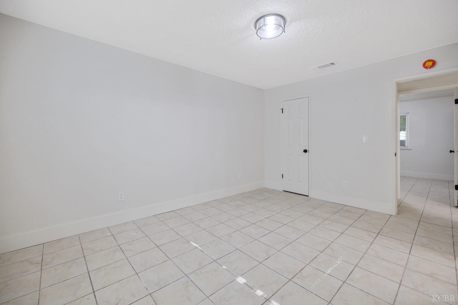 2251 E Clay Ave, Fresno, CA 93701