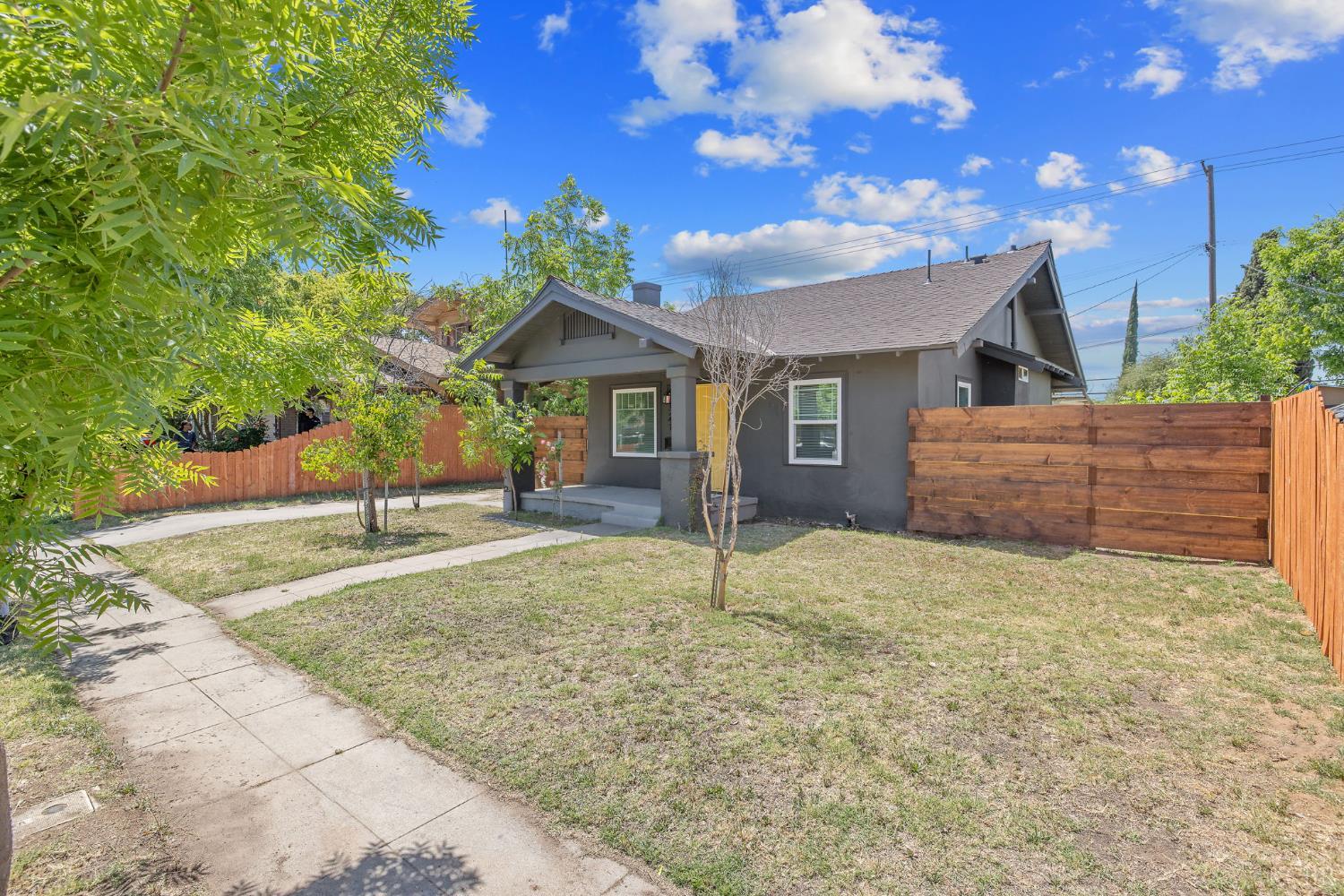 1247 N Ferger Ave, Fresno, CA 93728