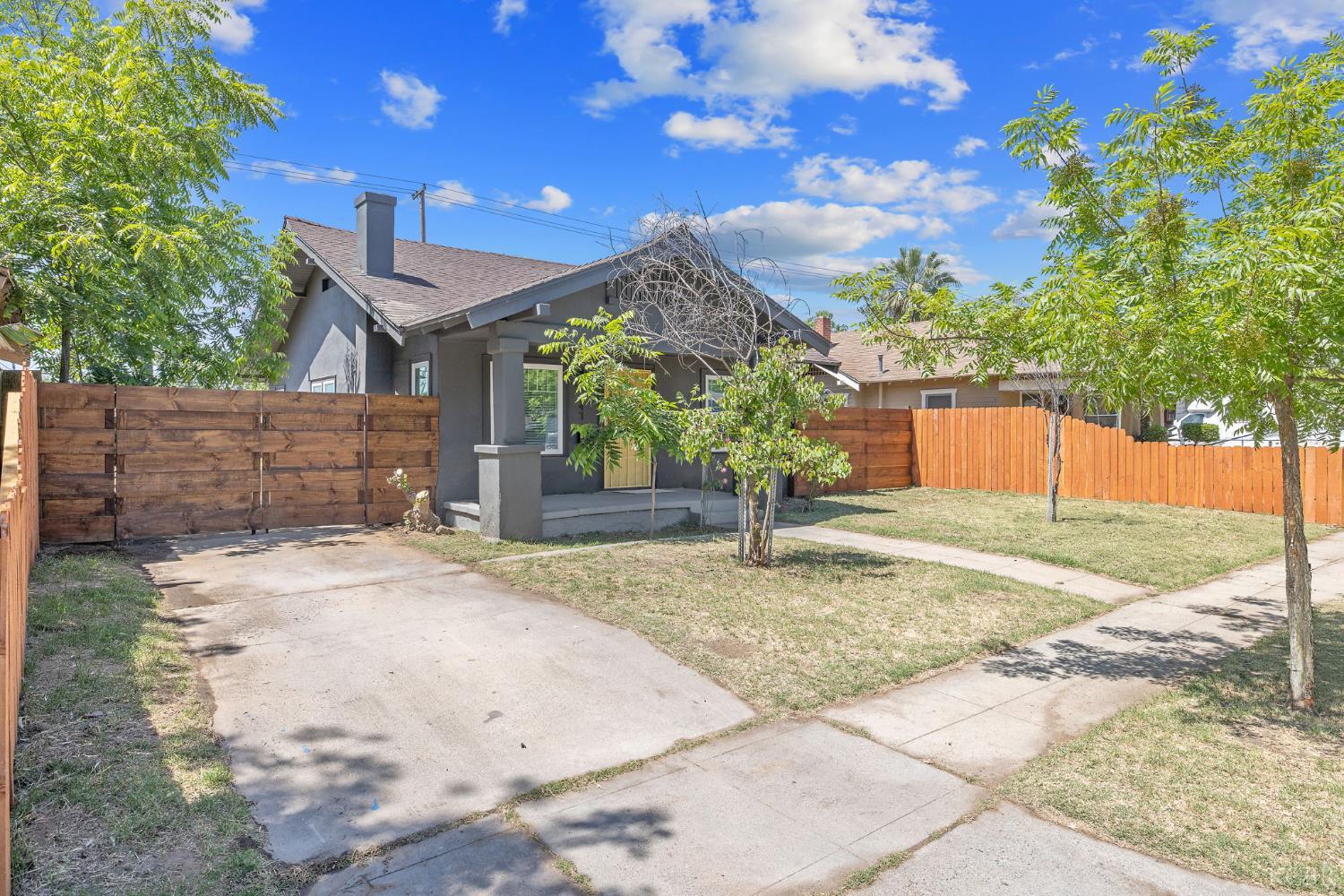 1247 N Ferger Ave, Fresno, CA 93728