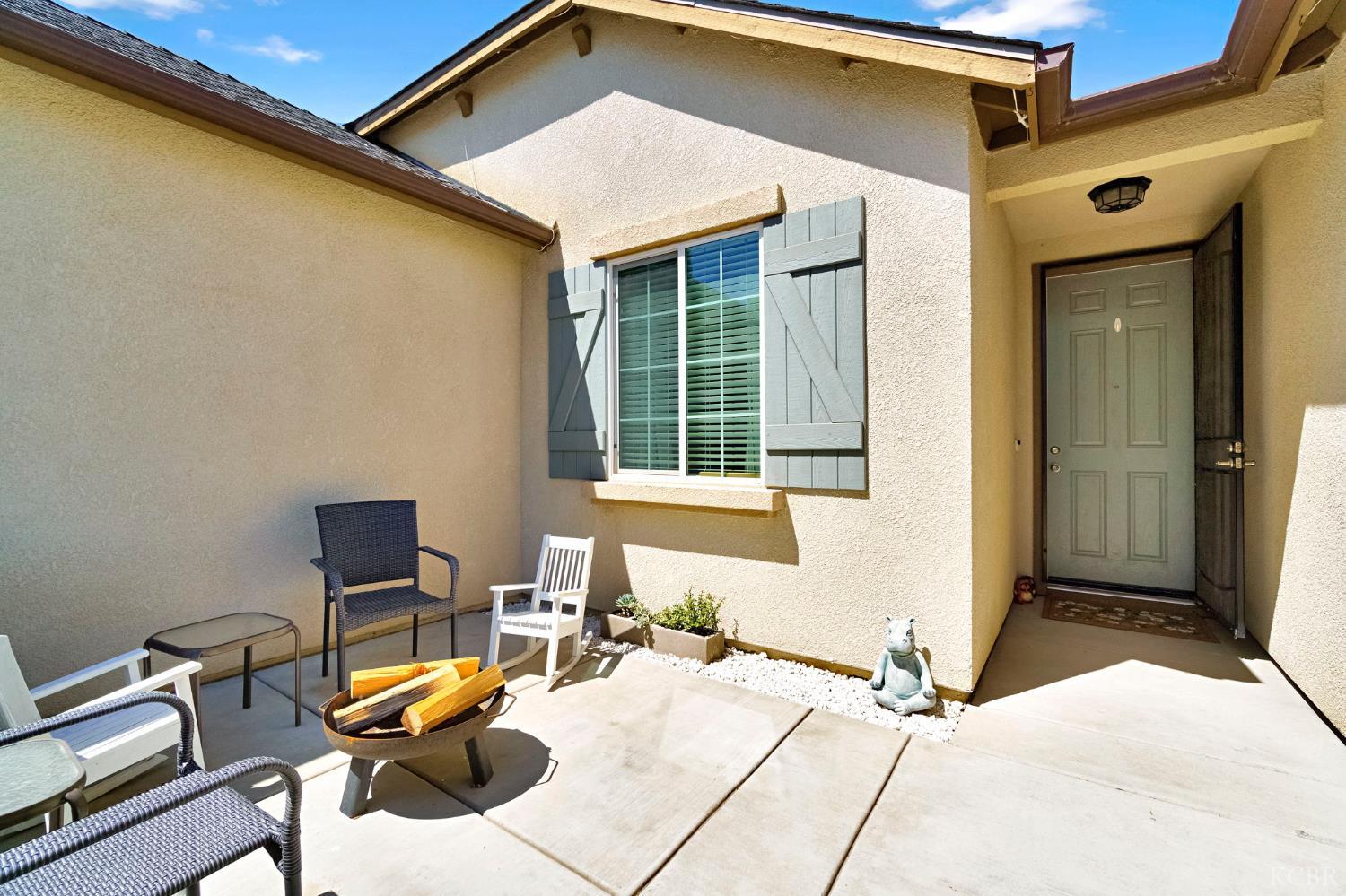 889 Legend Dr, Lemoore, CA 93245