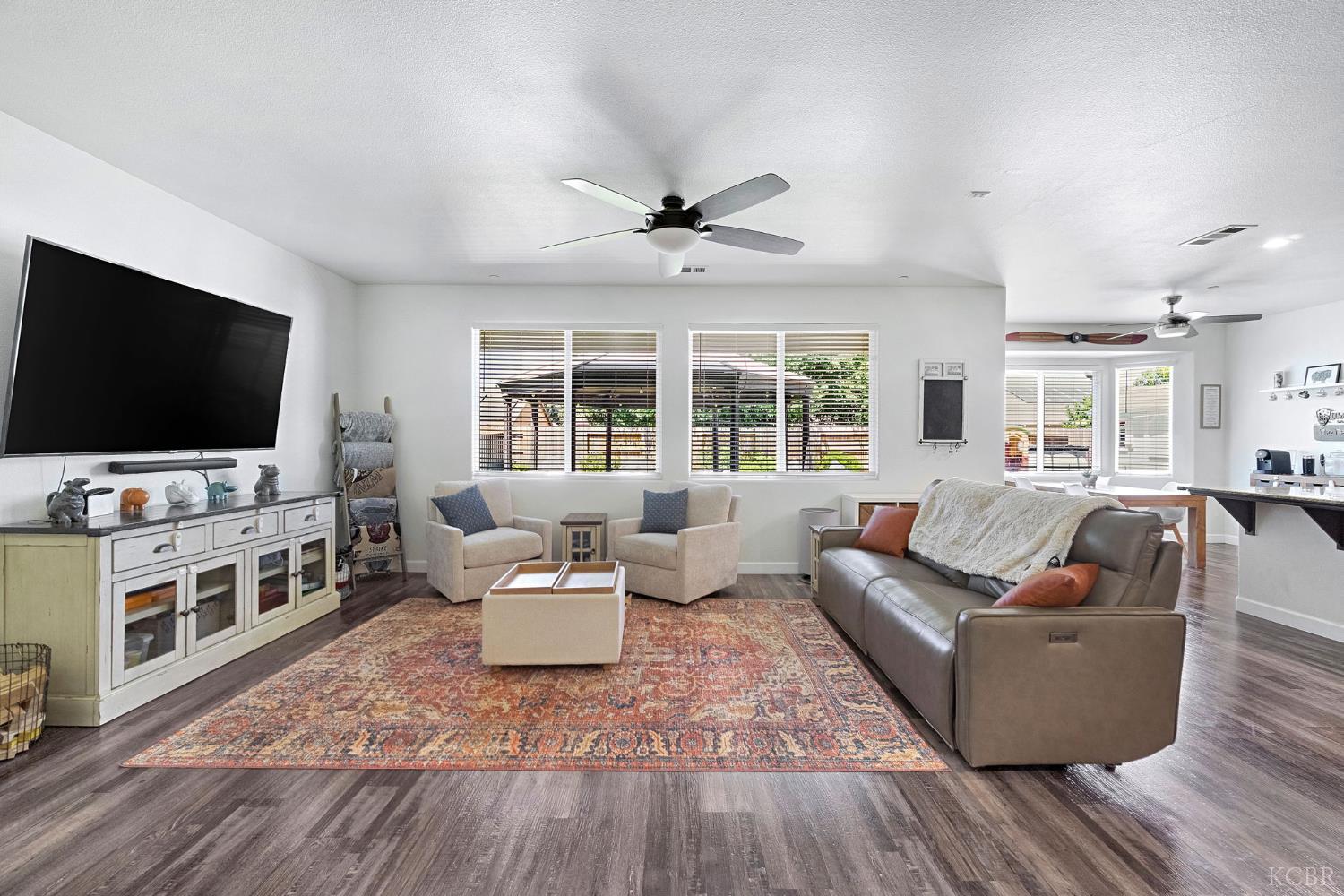 889 Legend Dr, Lemoore, CA 93245