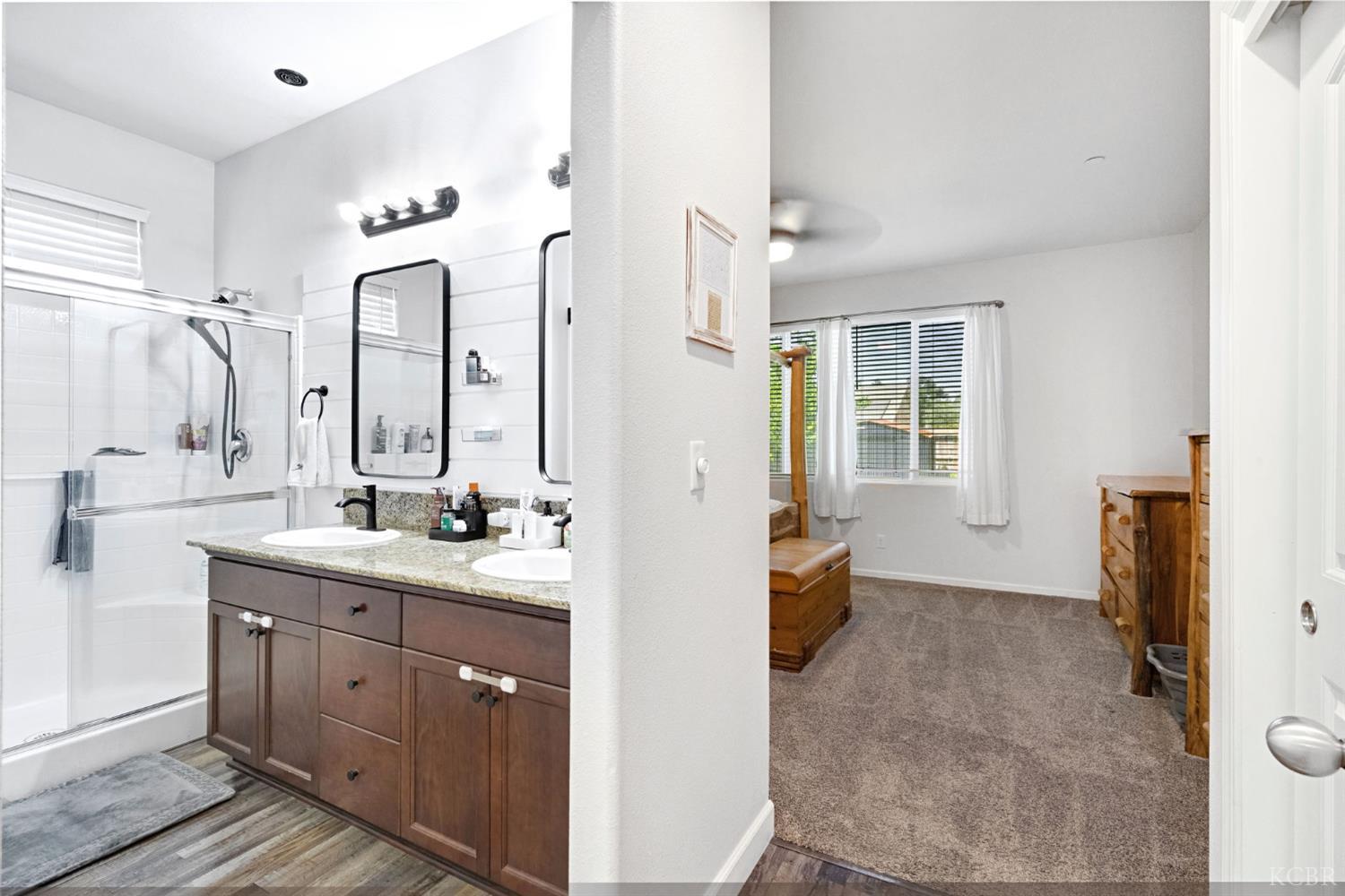 889 Legend Dr, Lemoore, CA 93245