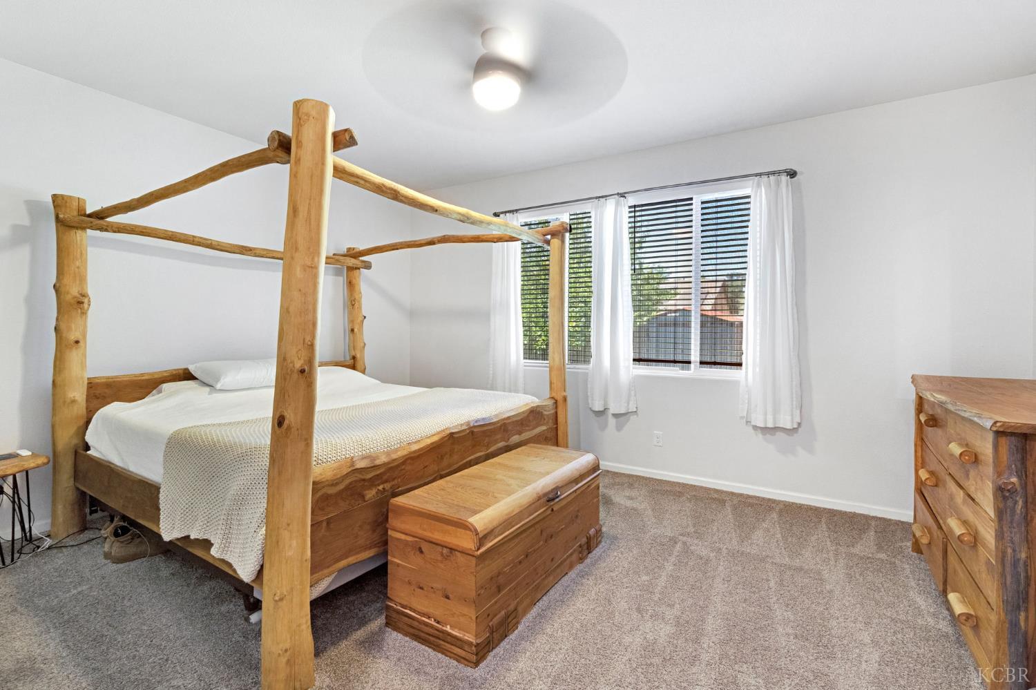 889 Legend Dr, Lemoore, CA 93245
