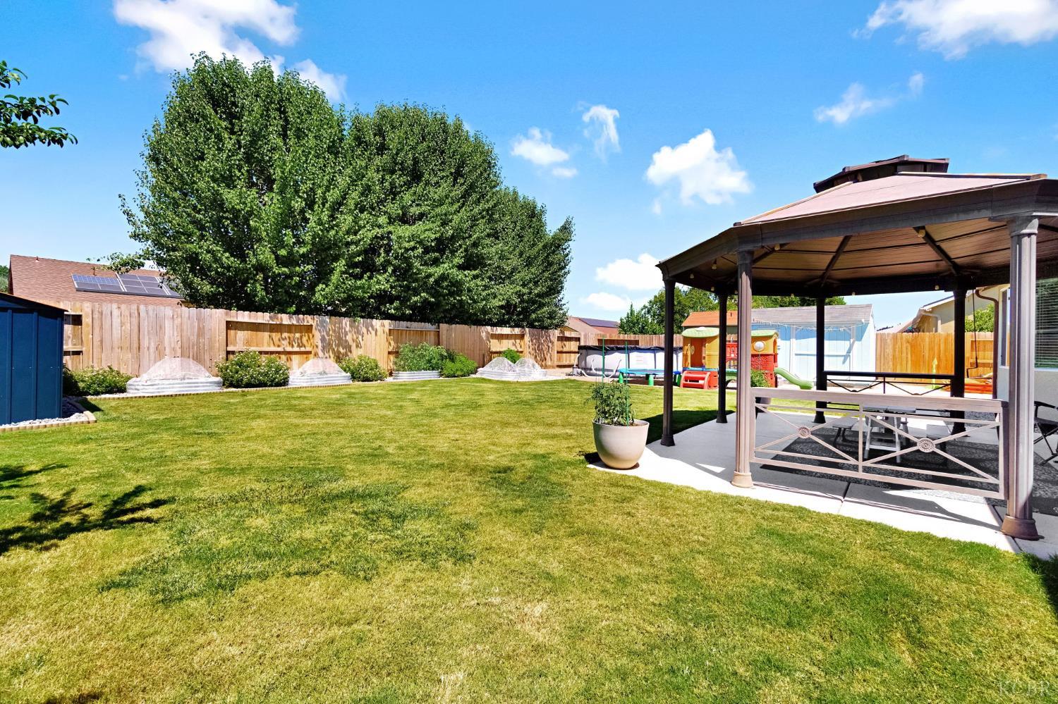 889 Legend Dr, Lemoore, CA 93245