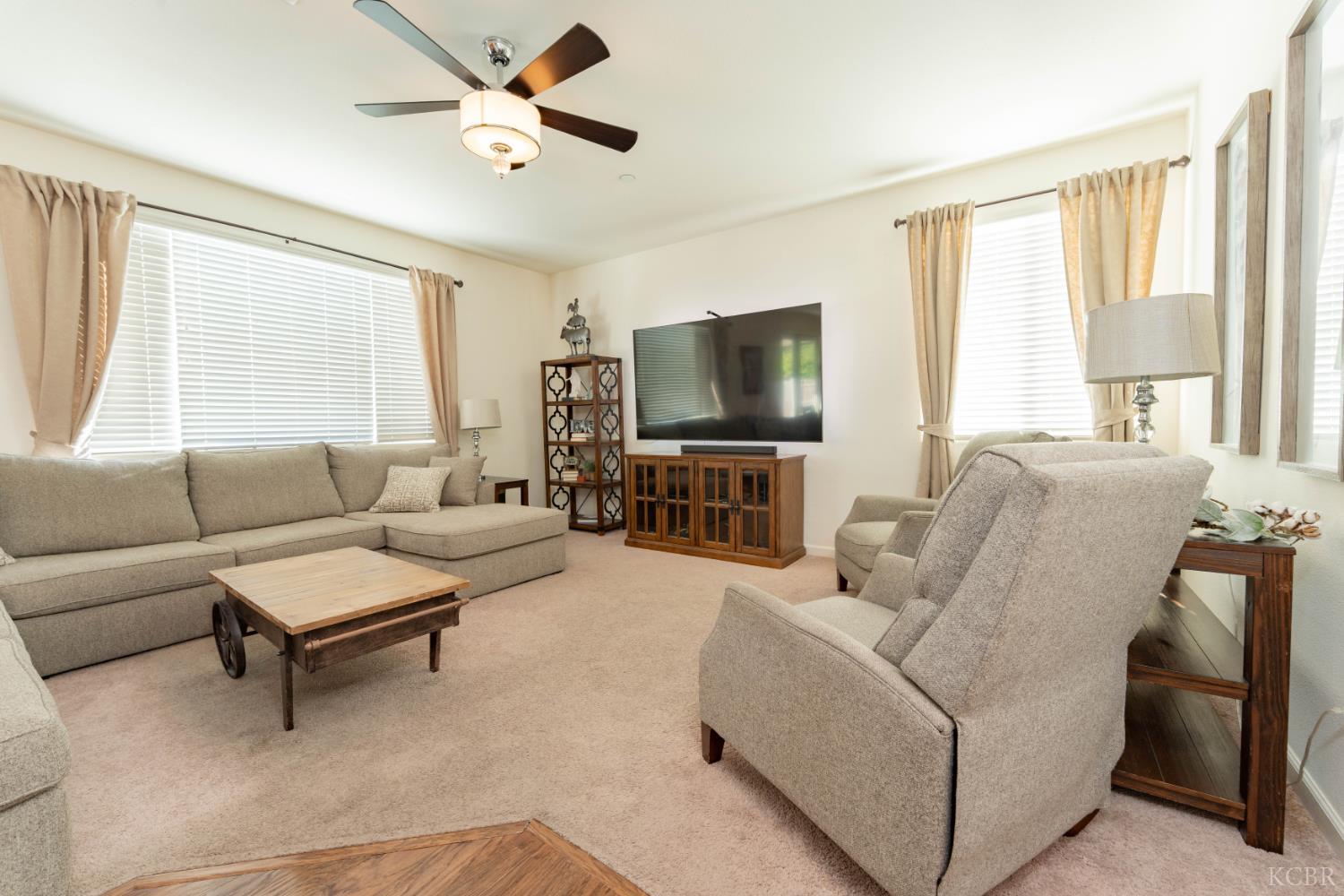 2335 W FLAGSTAFF Ct, Visalia, CA 93291