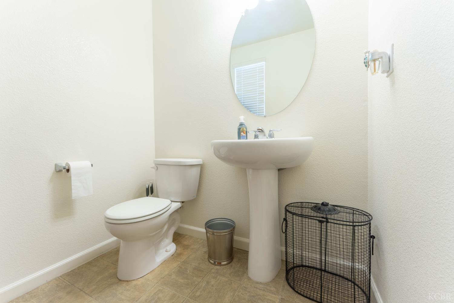 2335 W FLAGSTAFF Ct, Visalia, CA 93291