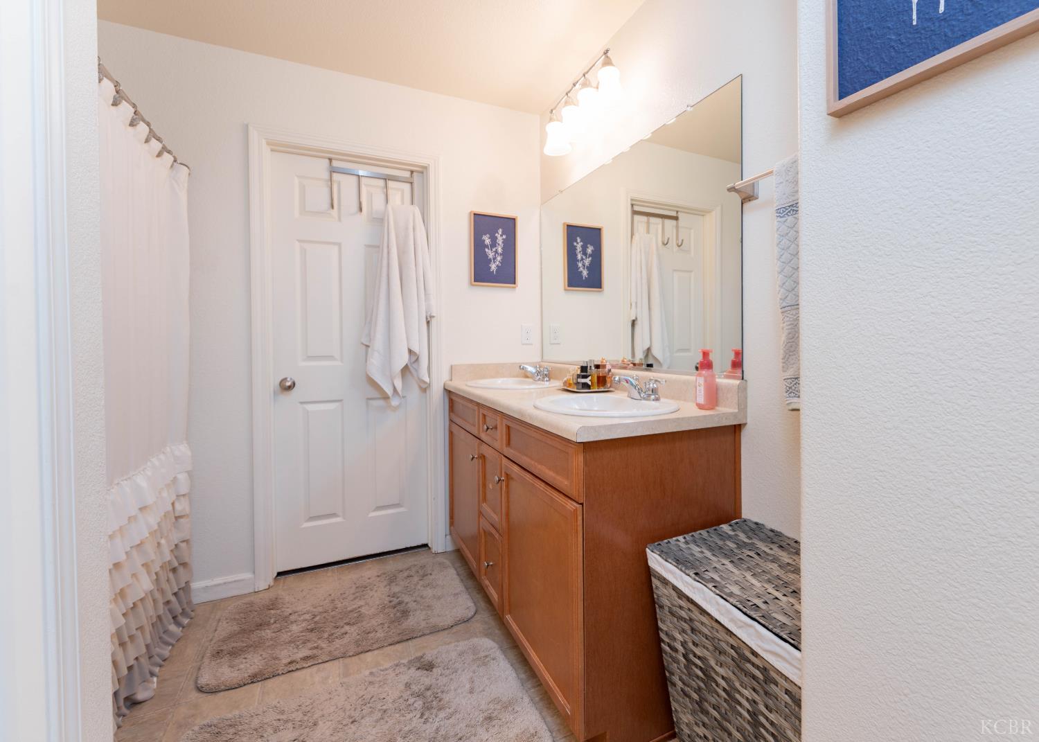 2335 W FLAGSTAFF Ct, Visalia, CA 93291