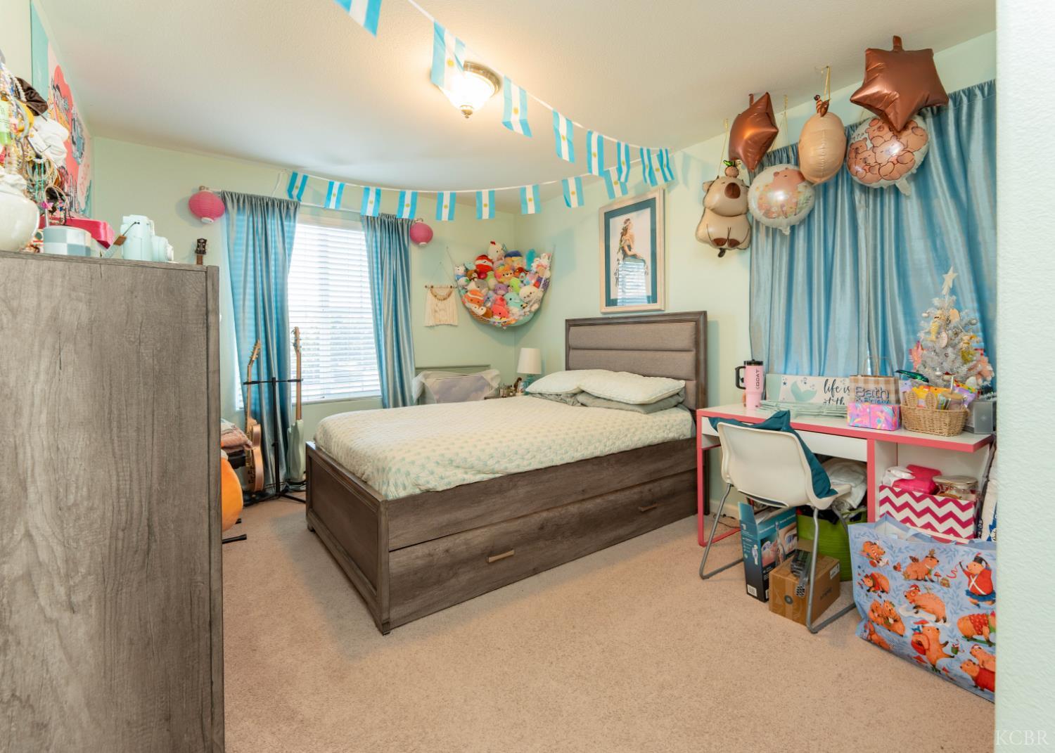 2335 W FLAGSTAFF Ct, Visalia, CA 93291