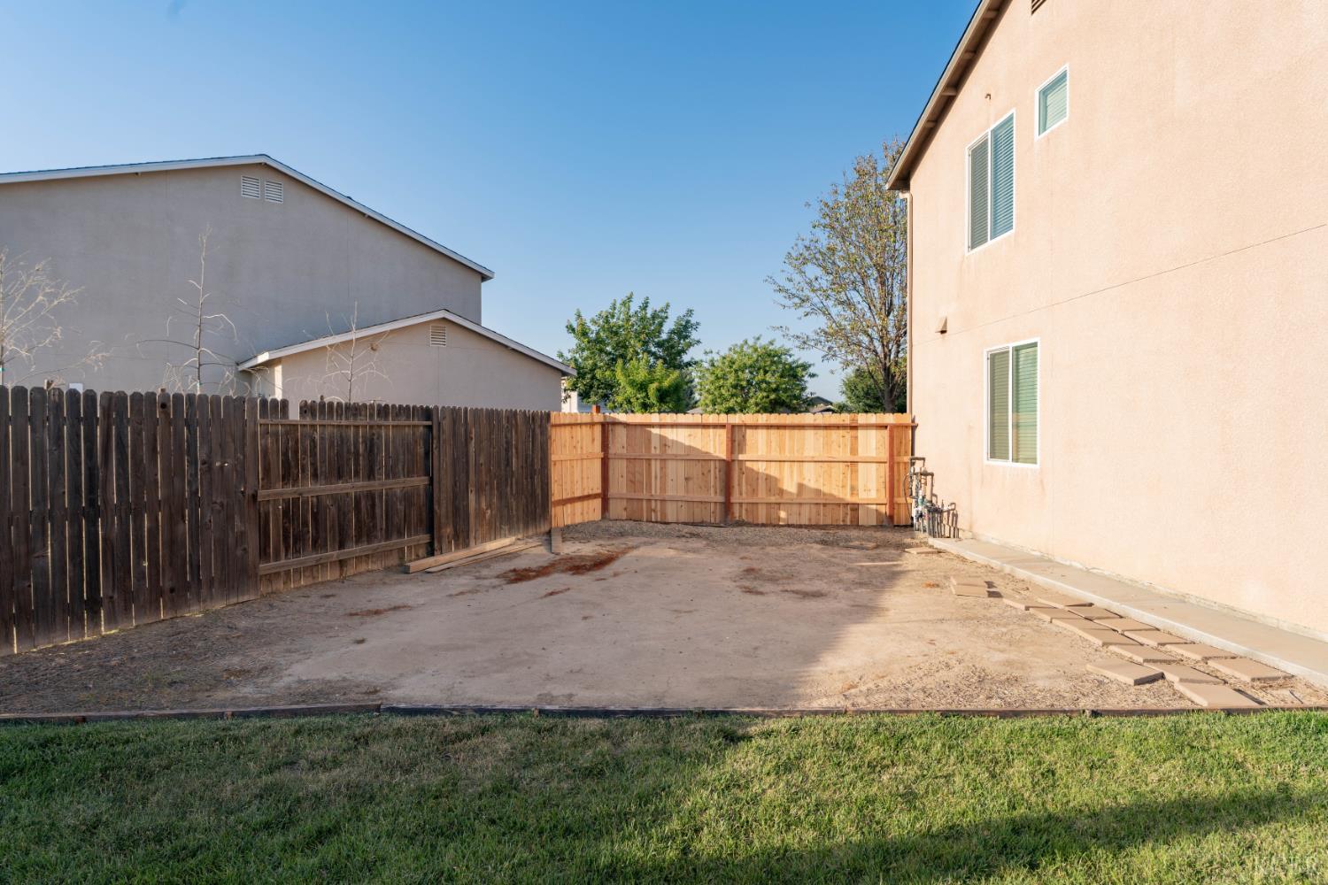 2335 W FLAGSTAFF Ct, Visalia, CA 93291