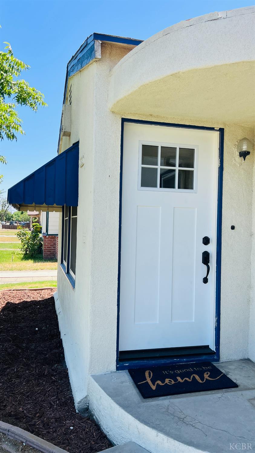 523 W Ivy St, Hanford, CA 93230