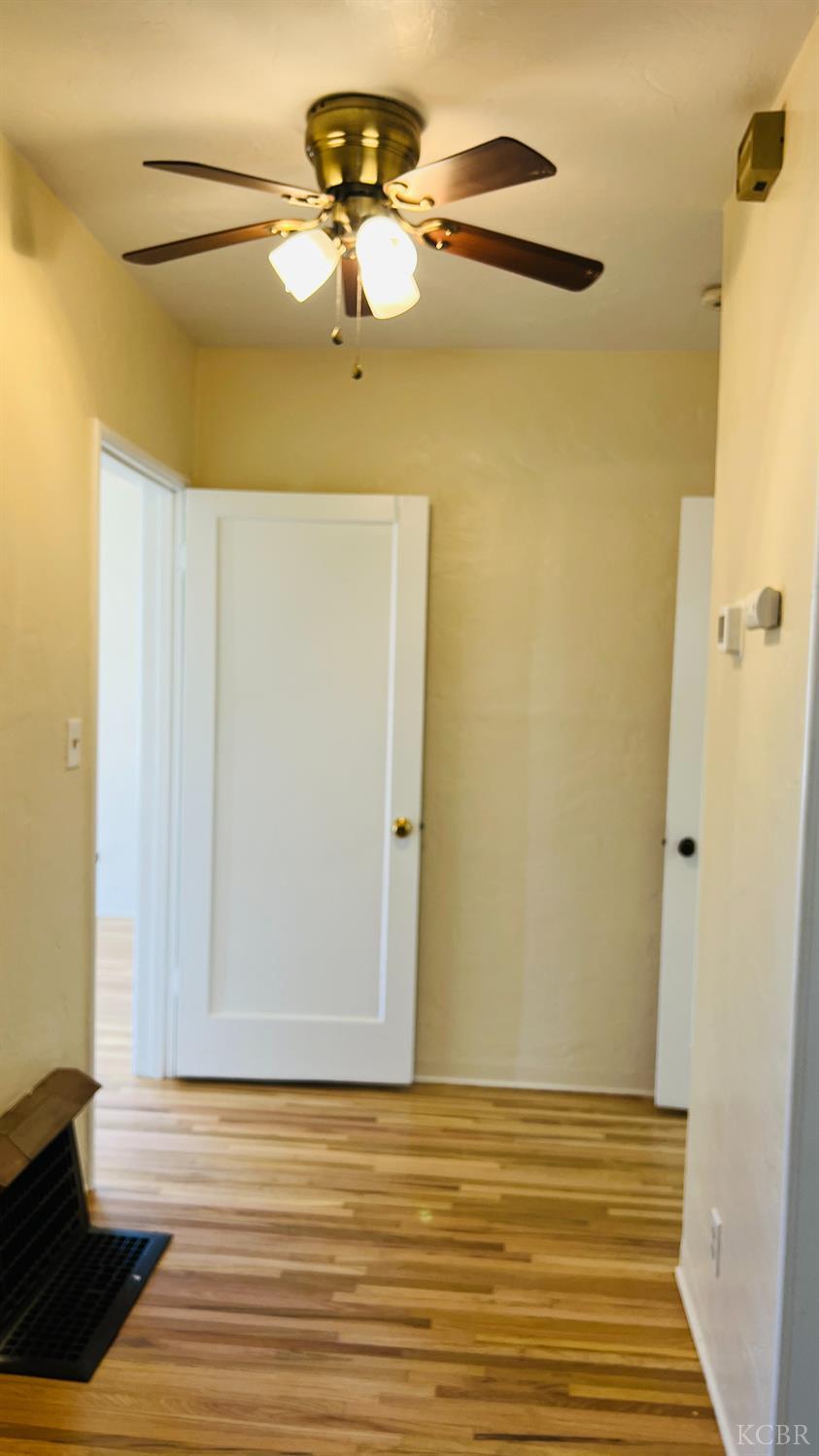 523 W Ivy St, Hanford, CA 93230