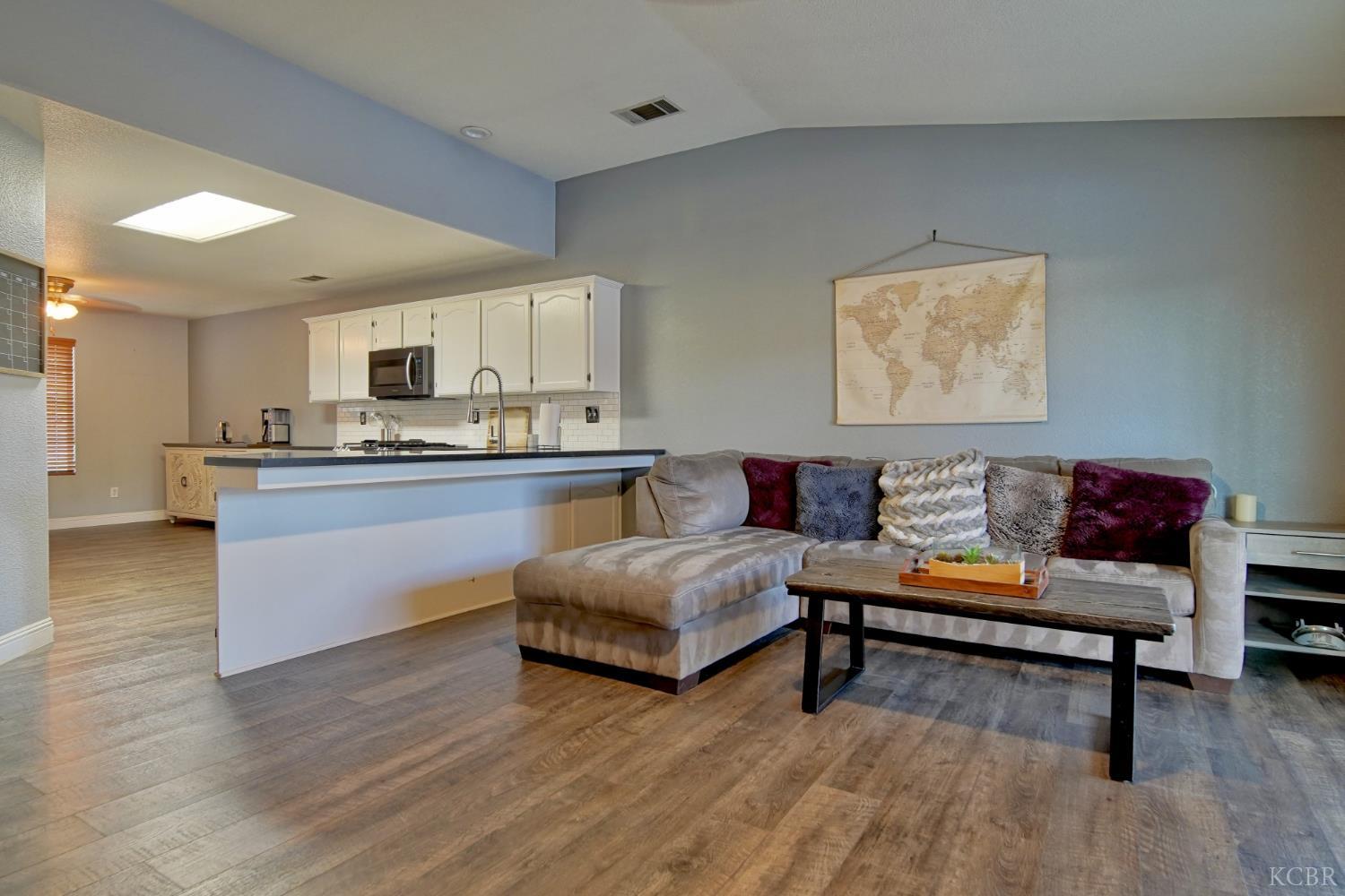 2159 Charlie Chambers Dr, Hanford, CA 93230