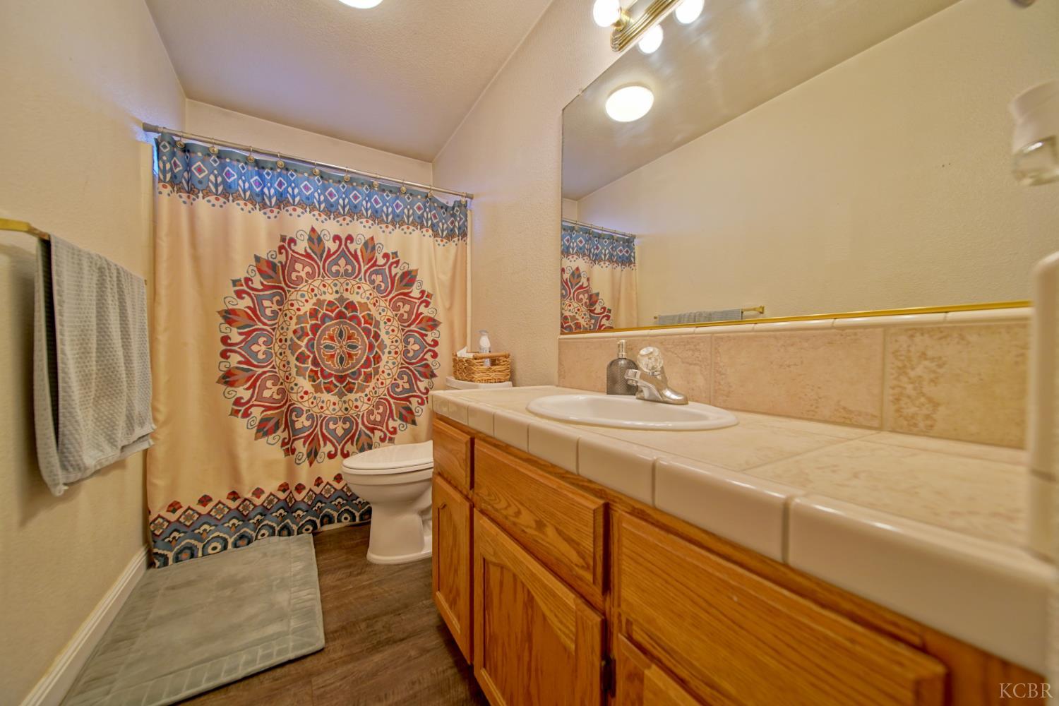 2159 Charlie Chambers Dr, Hanford, CA 93230