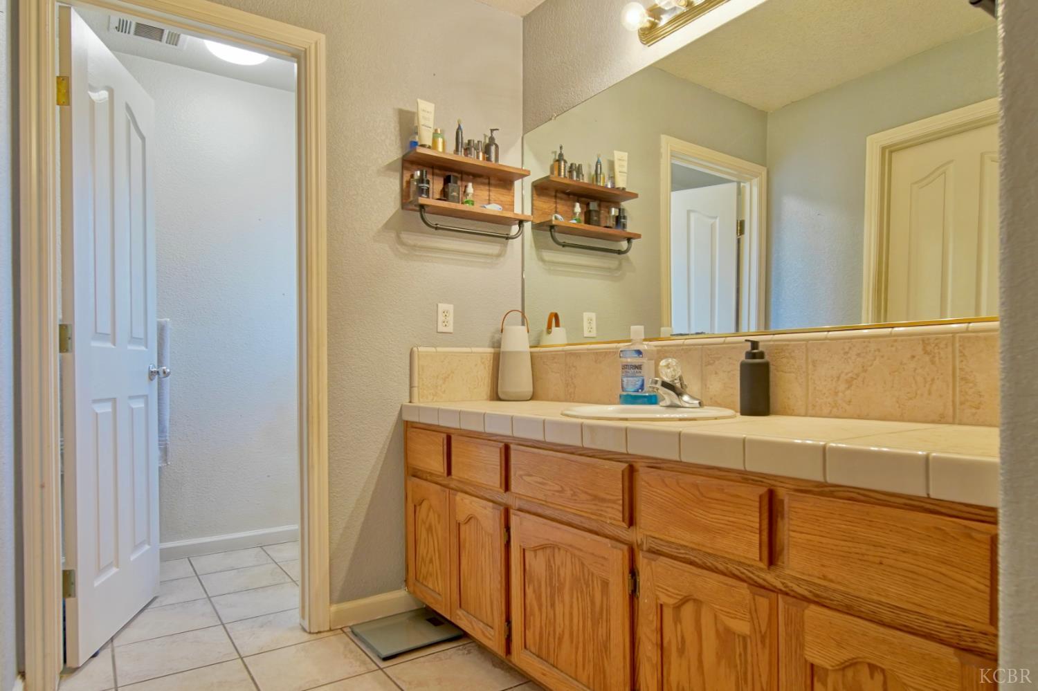 2159 Charlie Chambers Dr, Hanford, CA 93230