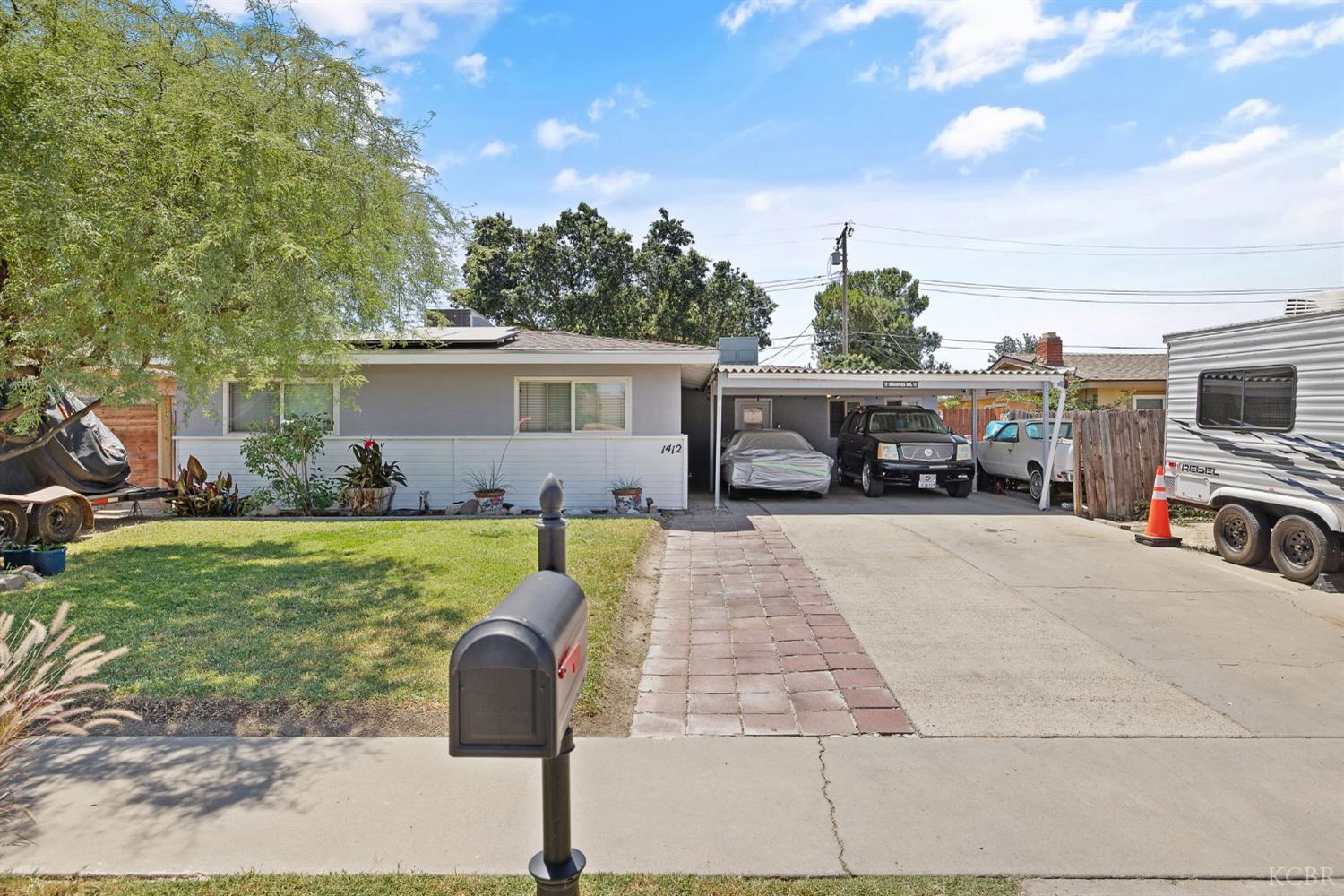 1412 N Williams St, Hanford, CA 93230