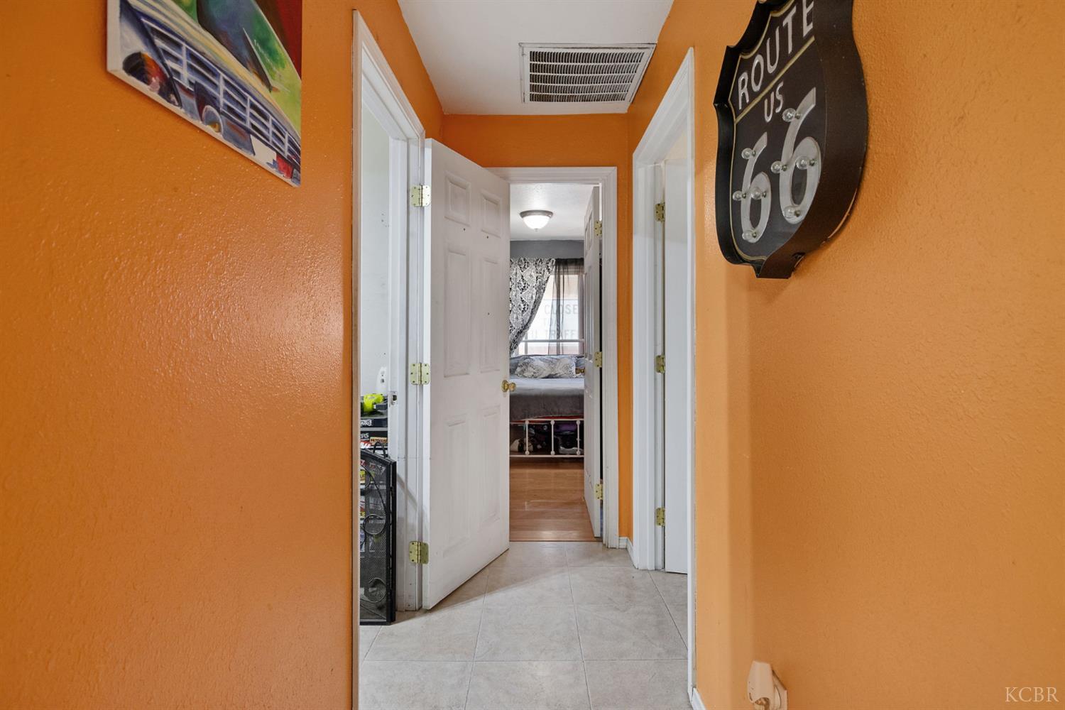 1412 N Williams St, Hanford, CA 93230