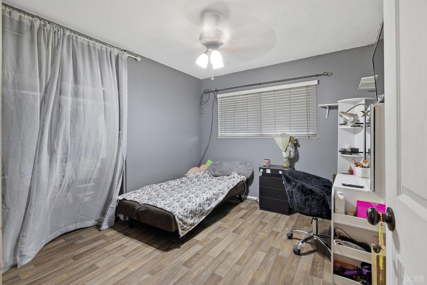 1412 N Williams St, Hanford, CA 93230