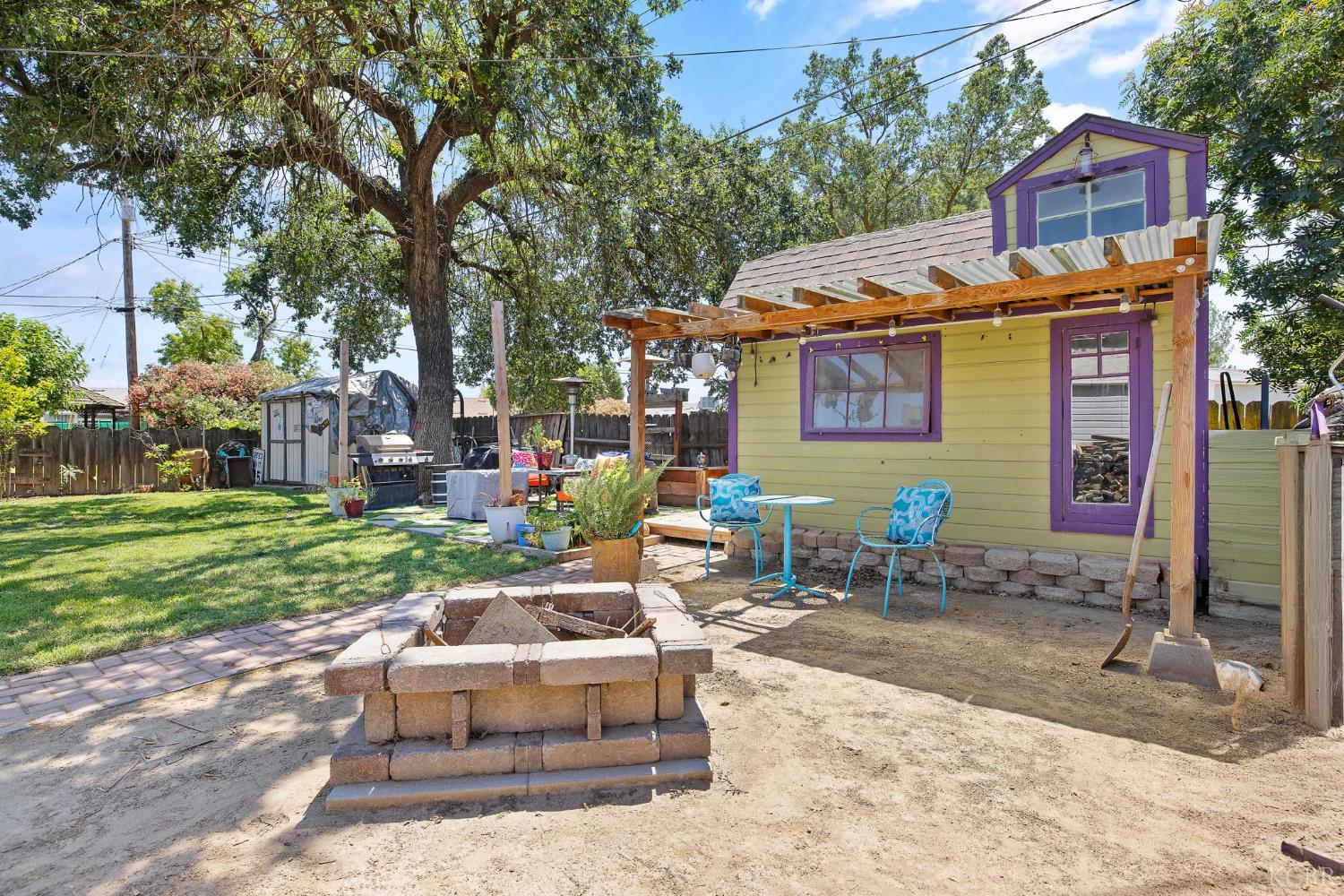 1412 N Williams St, Hanford, CA 93230