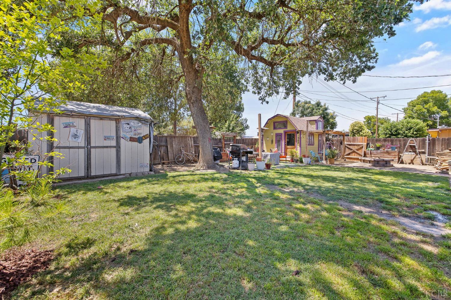 1412 N Williams St, Hanford, CA 93230
