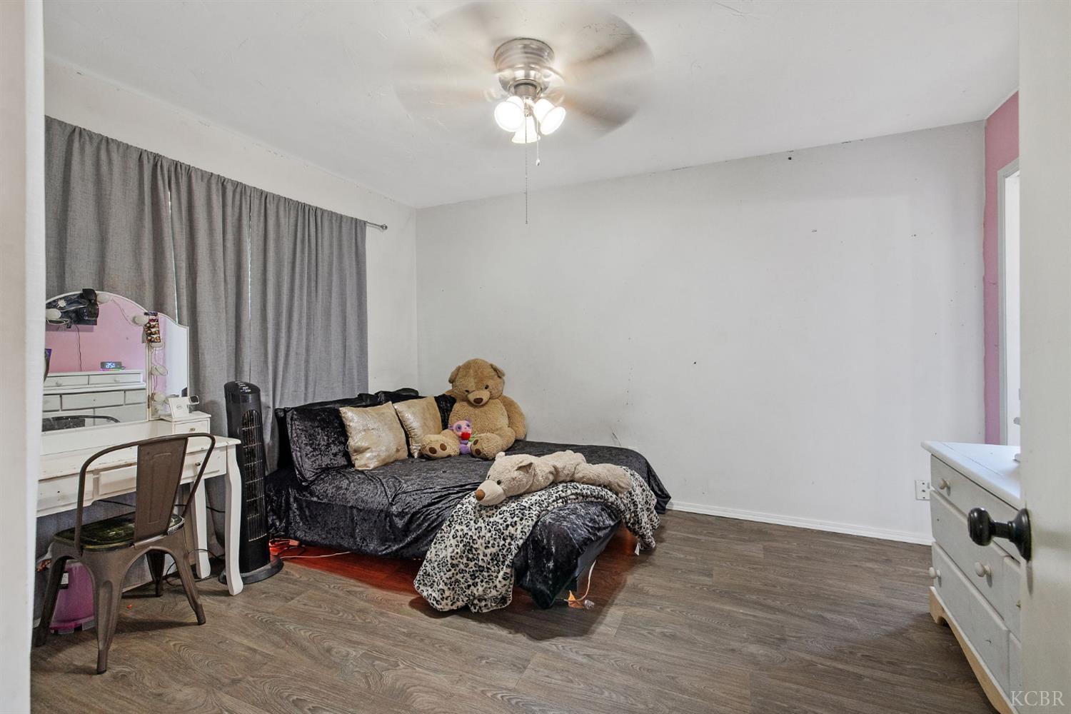 1412 N Williams St, Hanford, CA 93230