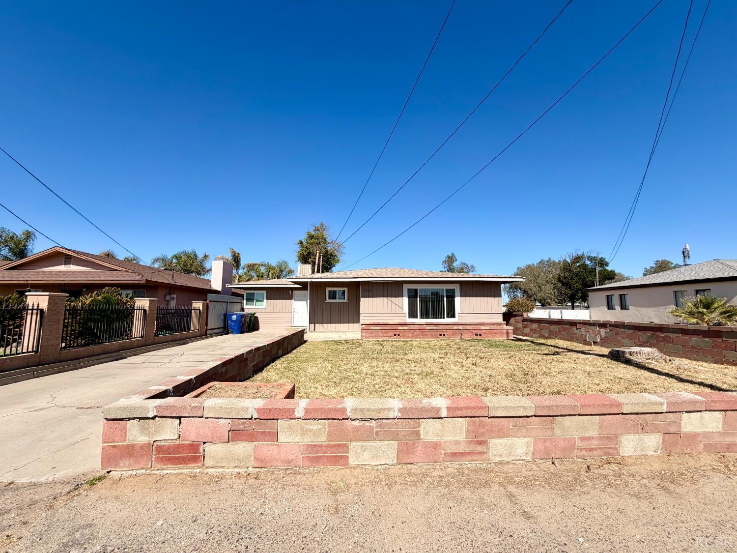 21225 S Feland Ave, Riverdale, CA 93656