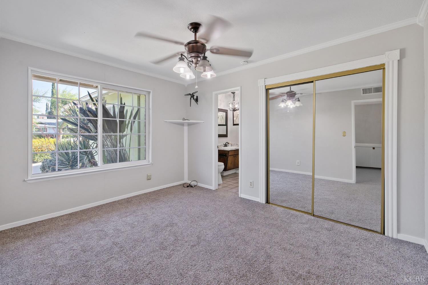 3325 W Laurel Ave W, Visalia, CA 93277