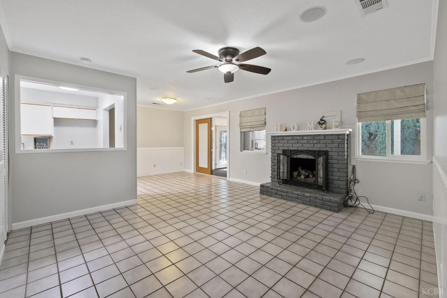 3325 W Laurel Ave W, Visalia, CA 93277