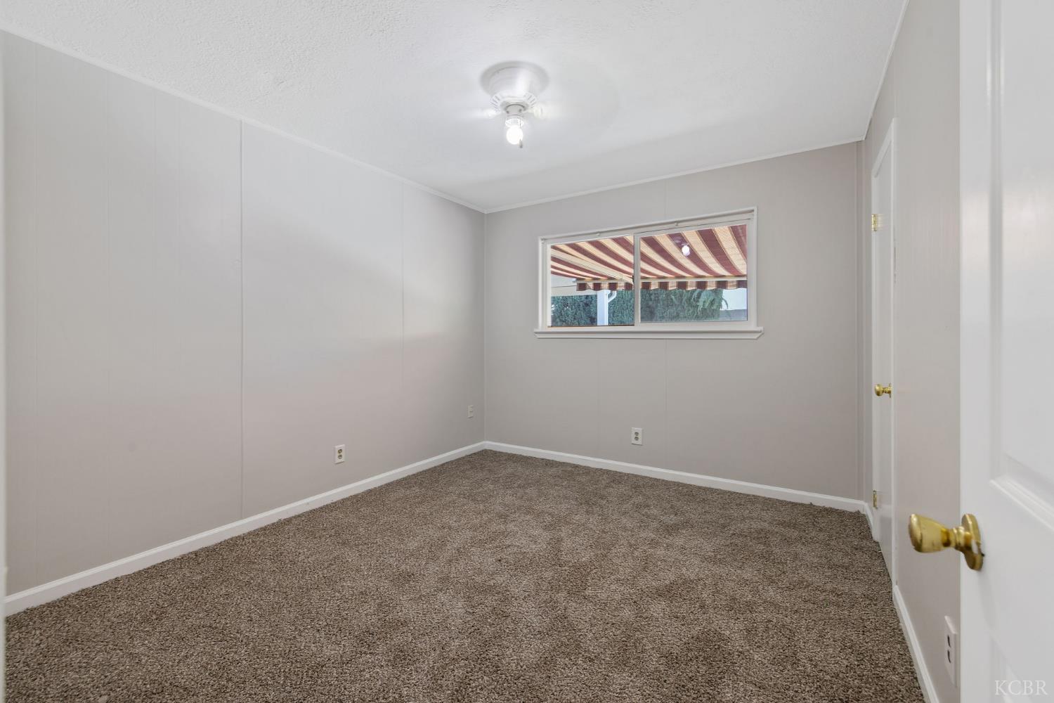 3325 W Laurel Ave W, Visalia, CA 93277