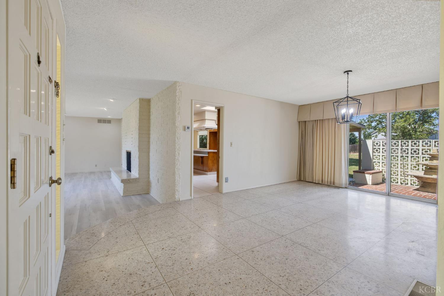 8640 12th Ave, Hanford, CA 93230