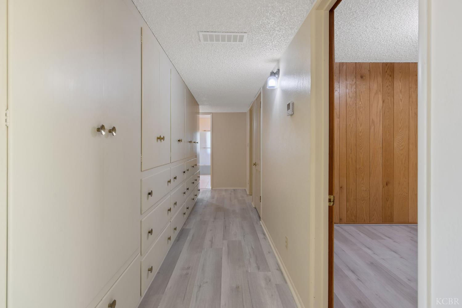 8640 12th Ave, Hanford, CA 93230