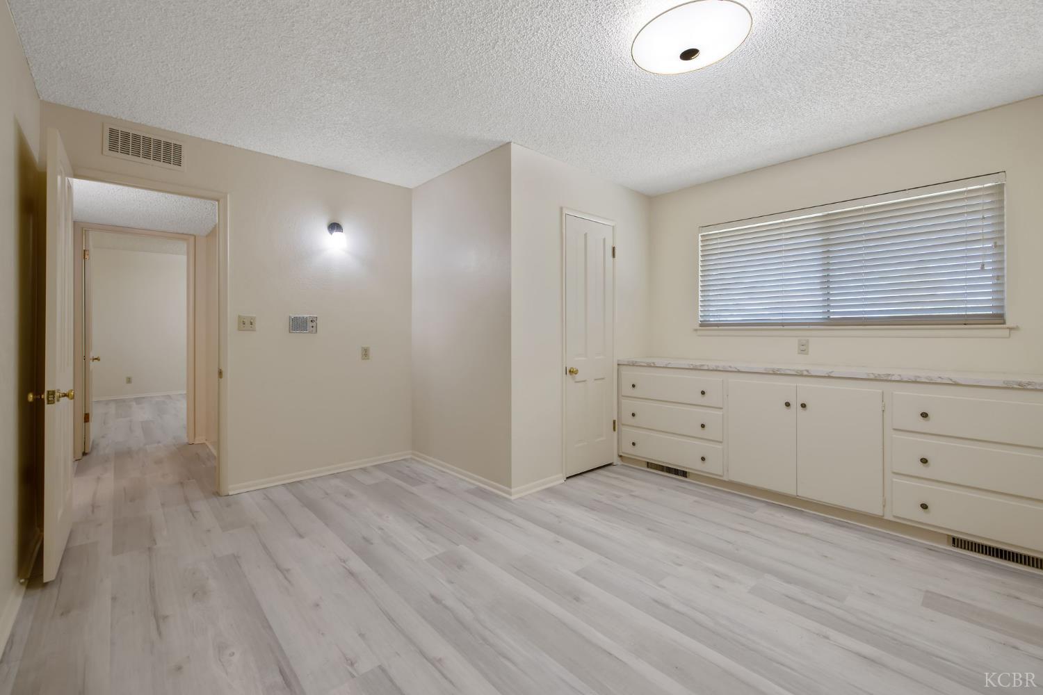 8640 12th Ave, Hanford, CA 93230