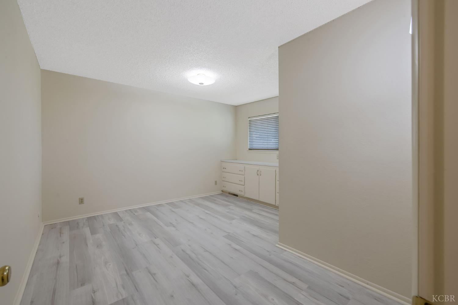 8640 12th Ave, Hanford, CA 93230