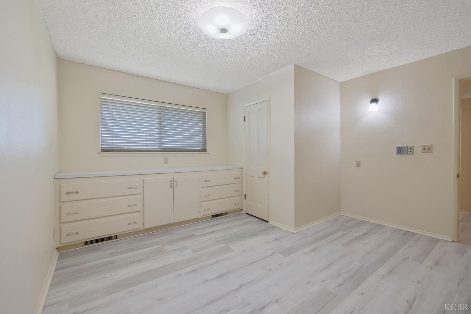 8640 12th Ave, Hanford, CA 93230