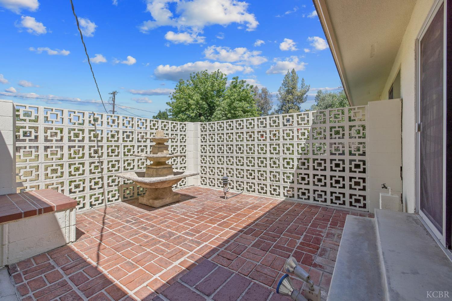 8640 12th Ave, Hanford, CA 93230
