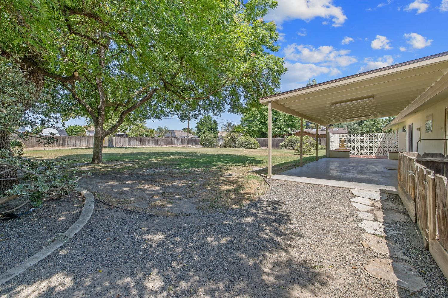 8640 12th Ave, Hanford, CA 93230