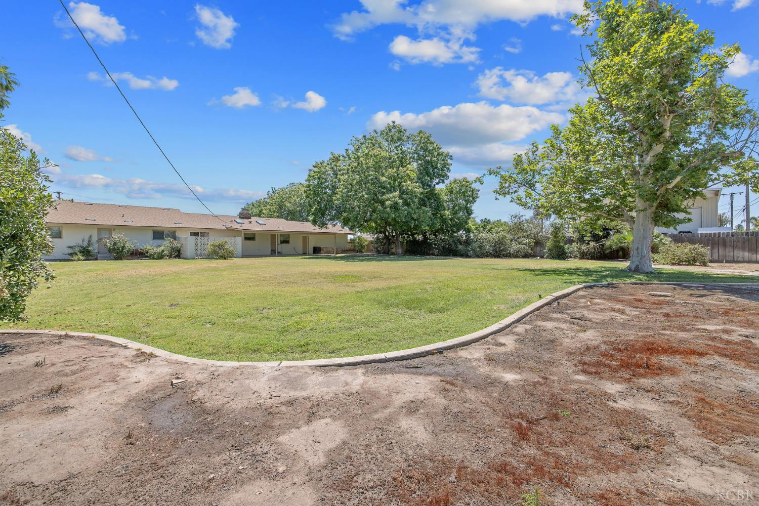 8640 12th Ave, Hanford, CA 93230