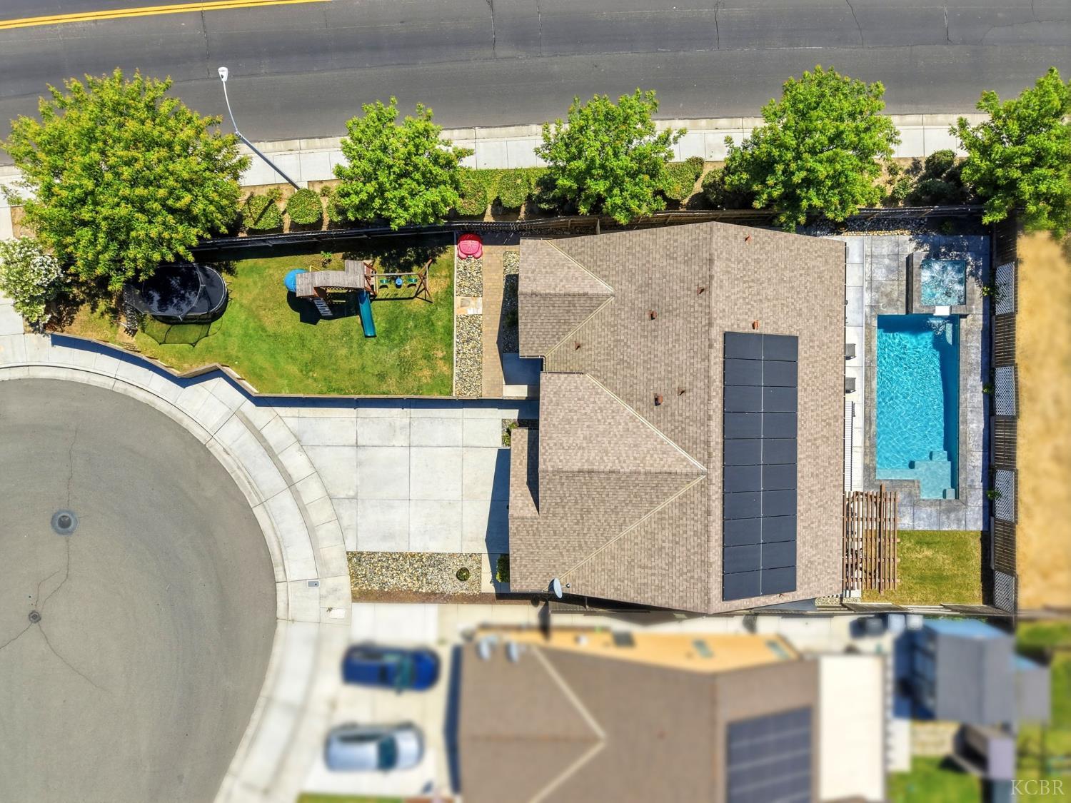 1383 E Donnybrook Pl, Hanford, CA 93230