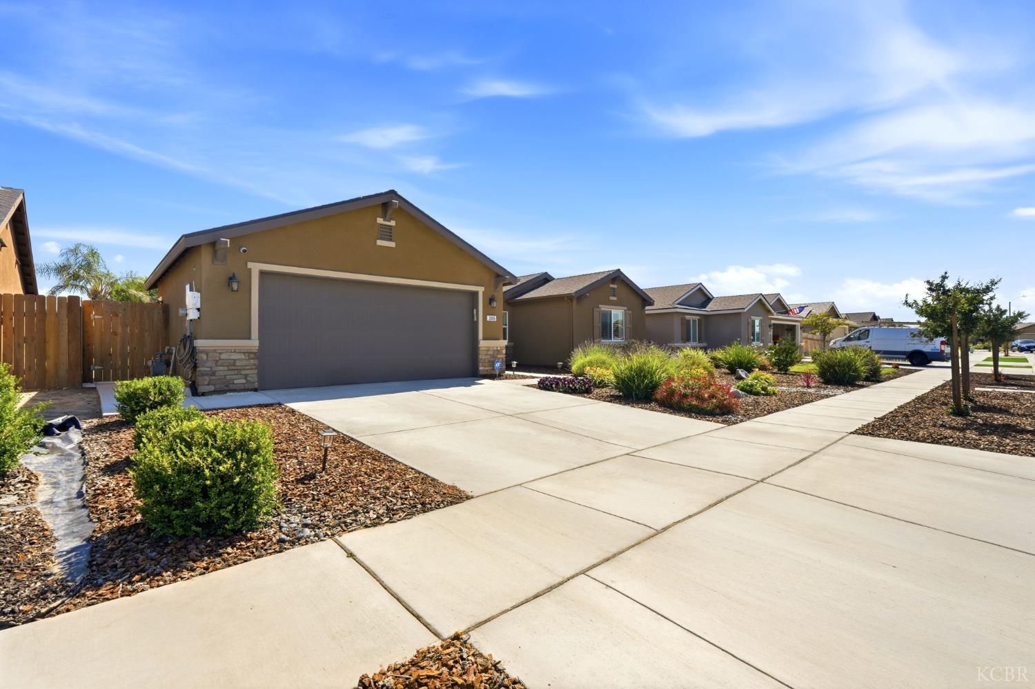 2045 W Chianti Way, Hanford, CA 93230