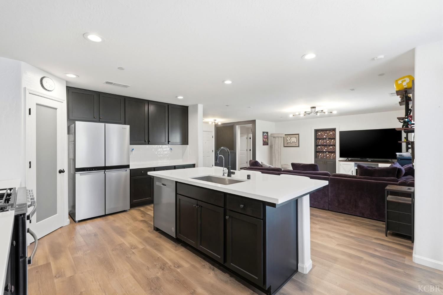 2045 W Chianti Way, Hanford, CA 93230