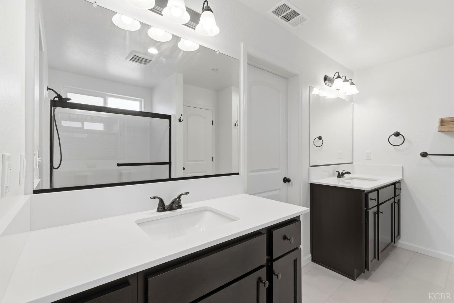 2045 W Chianti Way, Hanford, CA 93230