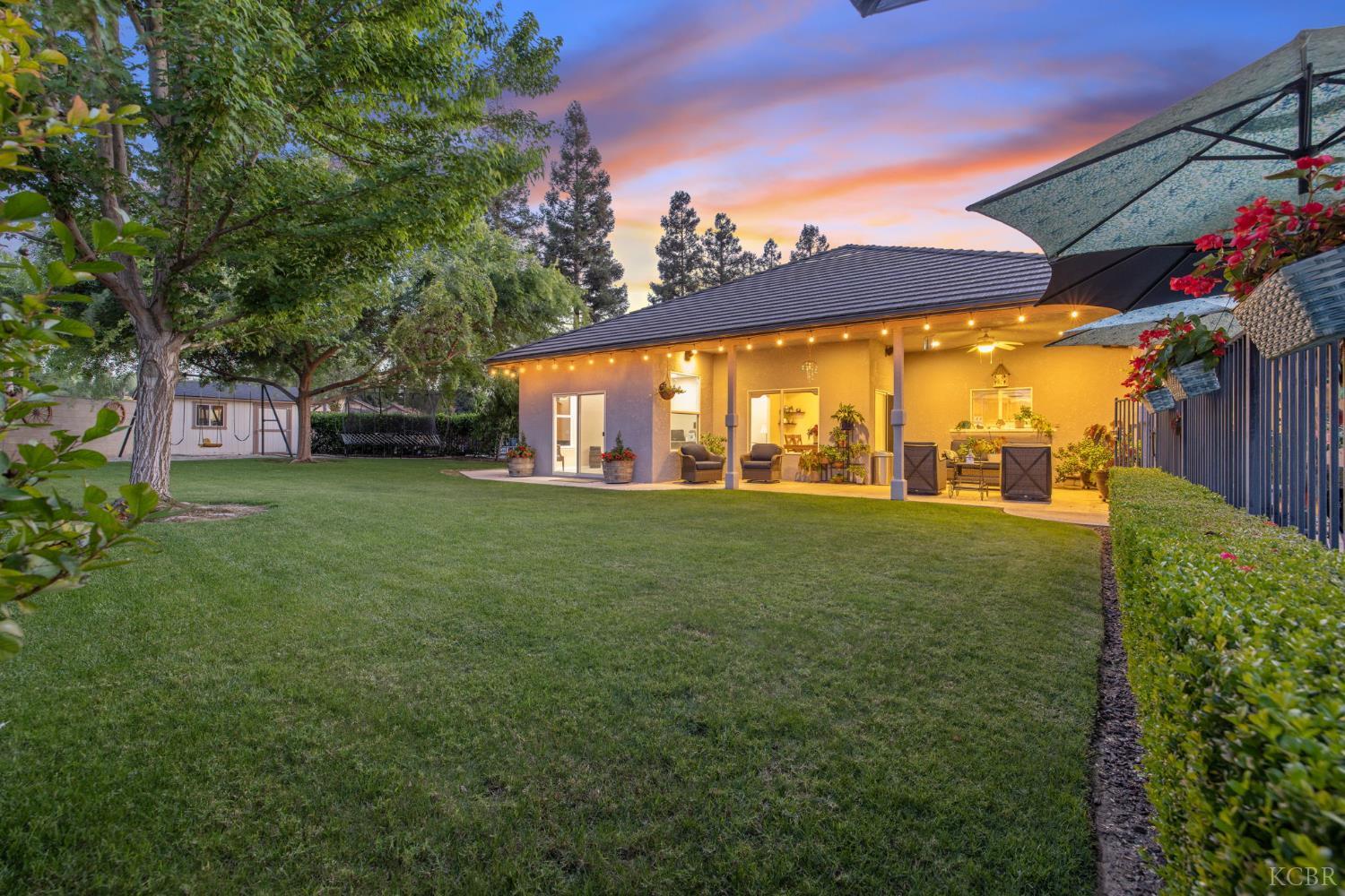 2833 E Laura Ct, Visalia, CA 93292